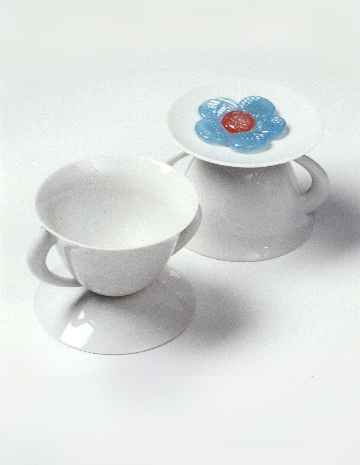 Cupside down, downside cup
